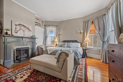 Tiny photo for 517 Longwood Avenue, Bedford, VA 24523 (MLS # 364860)