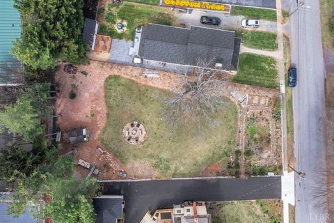 Tiny photo for 517 Longwood Avenue, Bedford, VA 24523 (MLS # 364860)