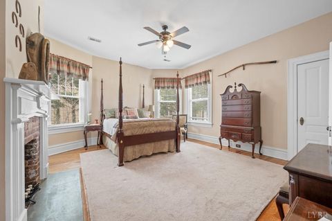 Tiny photo for 517 Longwood Avenue, Bedford, VA 24523 (MLS # 364860)