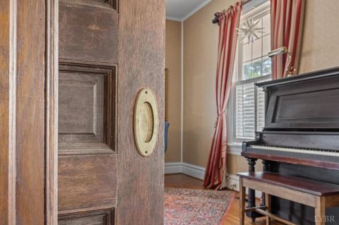 Tiny photo for 517 Longwood Avenue, Bedford, VA 24523 (MLS # 364860)