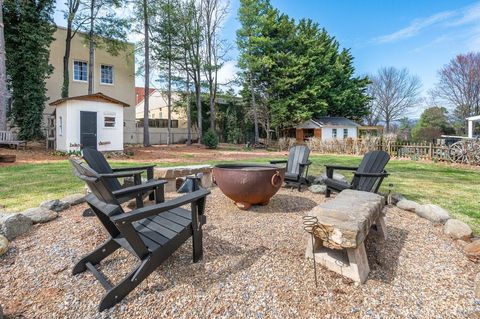 Tiny photo for 517 Longwood Avenue, Bedford, VA 24523 (MLS # 364860)