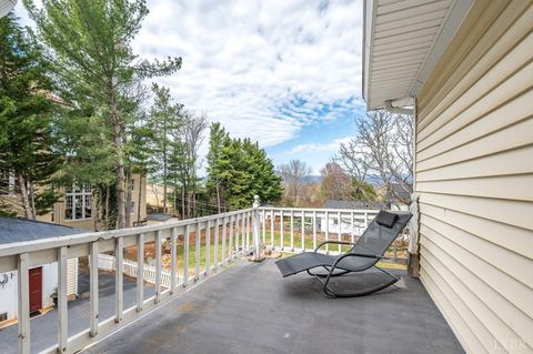 Tiny photo for 517 Longwood Avenue, Bedford, VA 24523 (MLS # 364860)