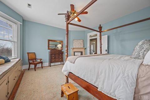 Tiny photo for 517 Longwood Avenue, Bedford, VA 24523 (MLS # 364860)