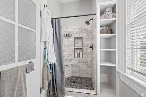 Tiny photo for 517 Longwood Avenue, Bedford, VA 24523 (MLS # 364860)