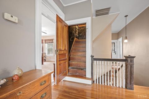 Tiny photo for 517 Longwood Avenue, Bedford, VA 24523 (MLS # 364860)