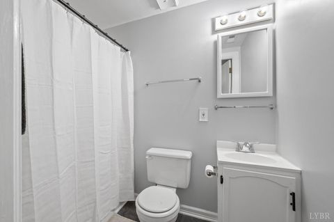 Tiny photo for 517 Longwood Avenue, Bedford, VA 24523 (MLS # 364860)