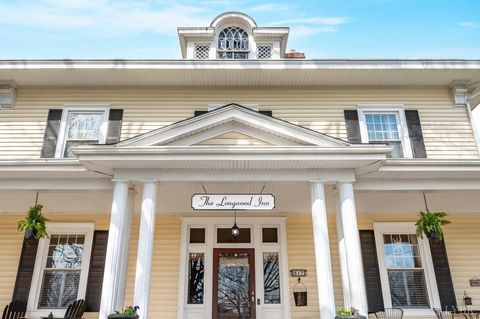 Tiny photo for 517 Longwood Avenue, Bedford, VA 24523 (MLS # 364860)