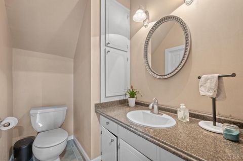 Tiny photo for 517 Longwood Avenue, Bedford, VA 24523 (MLS # 364860)