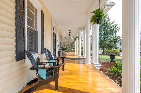 Tiny photo for 517 Longwood Avenue, Bedford, VA 24523 (MLS # 364860)