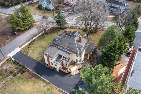 Tiny photo for 517 Longwood Avenue, Bedford, VA 24523 (MLS # 364860)