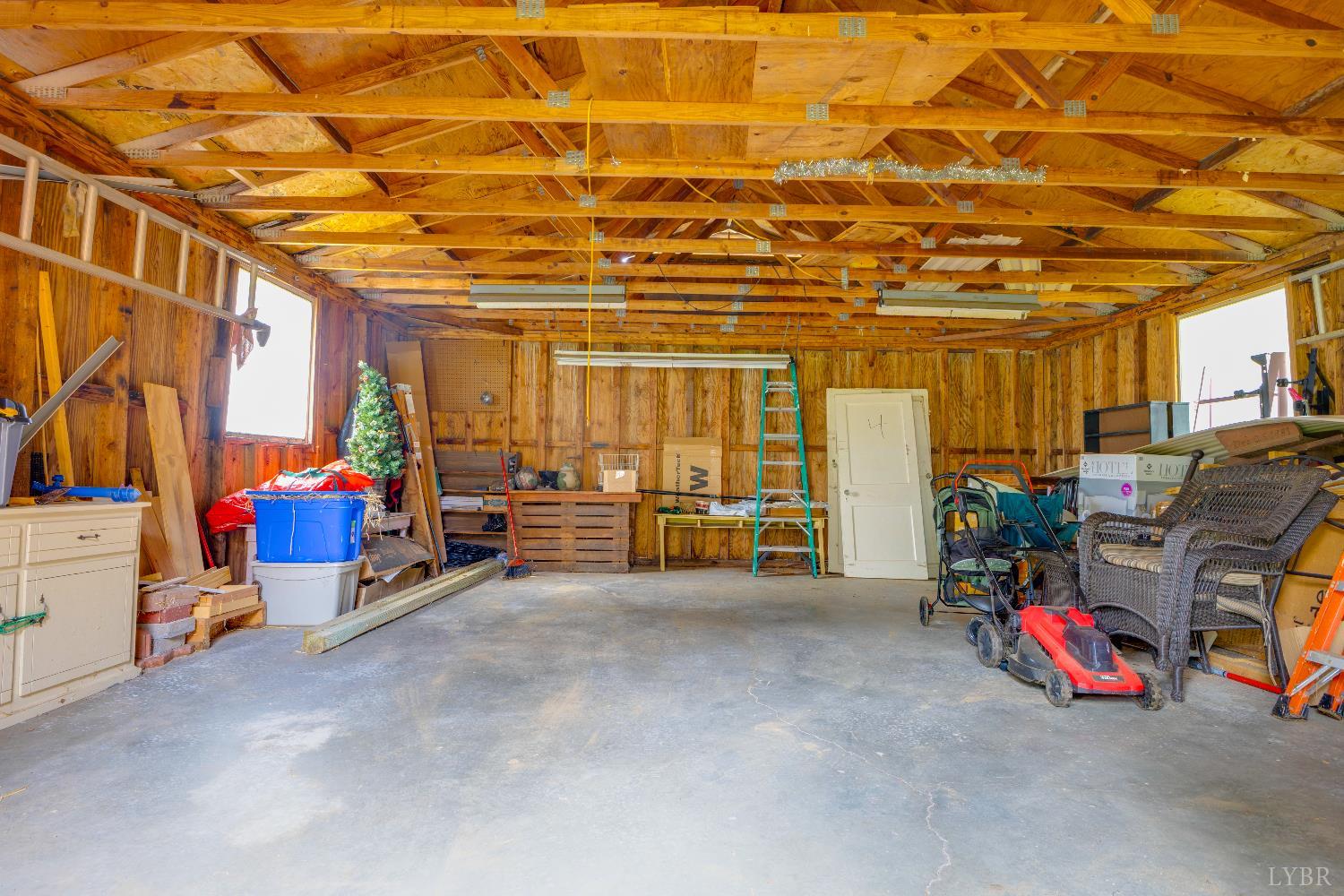 1305 Liggates Rd, Lynchburg, Virginia image 4