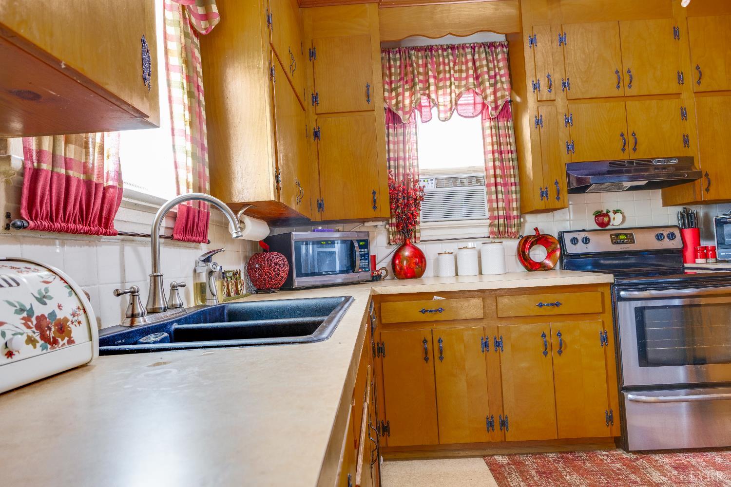 1305 Liggates Rd, Lynchburg, Virginia image 3