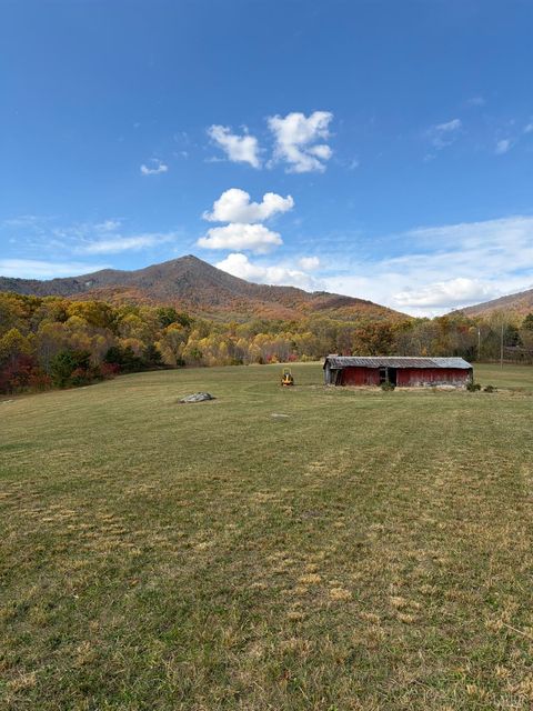 Tiny photo for 7392 Peaks Road, Bedford, VA 24523 (MLS # 364675)