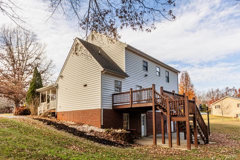 Tiny photo for 103 Brockenbrough Place, Forest, VA 24551 (MLS # 363223)