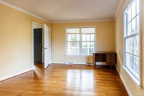 Tiny photo for 103 Brockenbrough Place, Forest, VA 24551 (MLS # 363223)