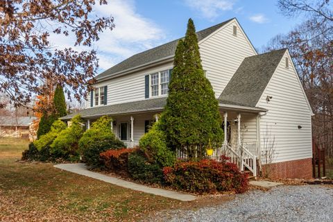 Tiny photo for 103 Brockenbrough Place, Forest, VA 24551 (MLS # 363223)