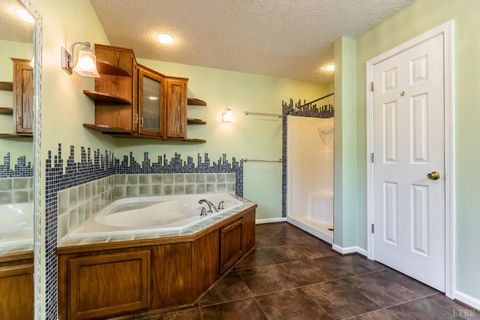 Tiny photo for 103 Brockenbrough Place, Forest, VA 24551 (MLS # 363223)