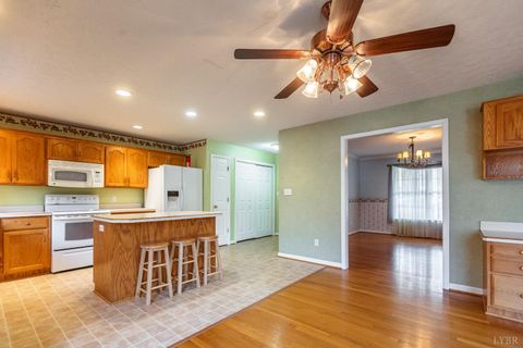 Tiny photo for 103 Brockenbrough Place, Forest, VA 24551 (MLS # 363223)