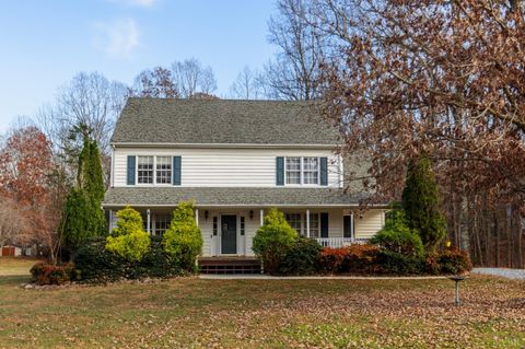 Photo of 103 Brockenbrough Place, Forest, VA 24551 (MLS # 363223)