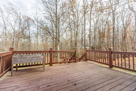Tiny photo for 103 Brockenbrough Place, Forest, VA 24551 (MLS # 363223)