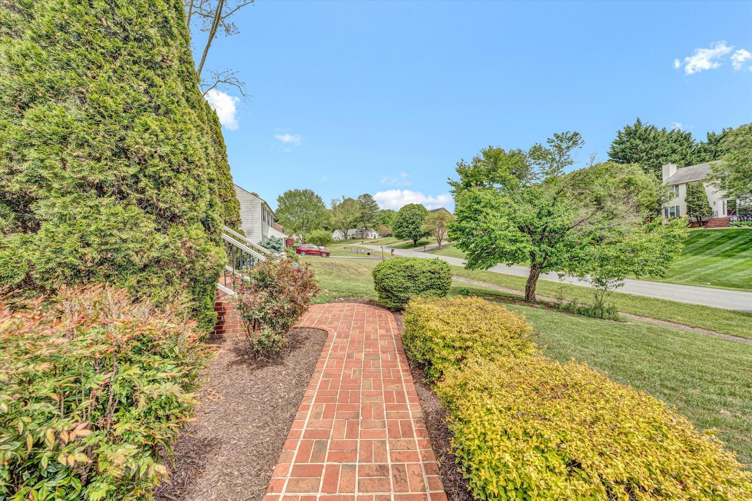 302 Ivy Lane, Daleville, Virginia image 5