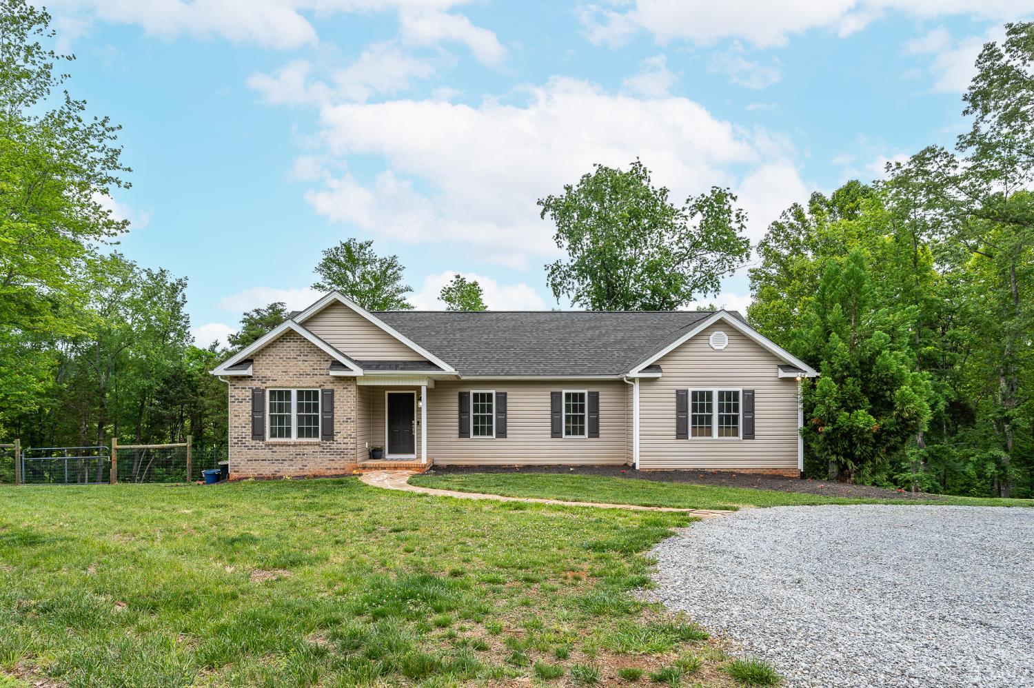 1194 Hamler Road, Forest, Virginia image 1