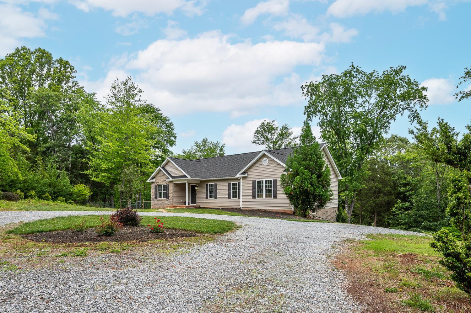 1194 Hamler Road, Forest, Virginia image 2