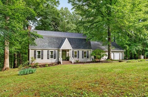 Photo of 275 Fox Hill Road, Rice, VA 23966 (MLS # 366684)