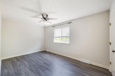 Tiny photo for 424 Oak Point Road, Forest, VA 24551 (MLS # 365938)