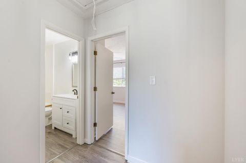 Tiny photo for 424 Oak Point Road, Forest, VA 24551 (MLS # 365938)