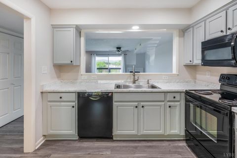 Tiny photo for 424 Oak Point Road, Forest, VA 24551 (MLS # 365938)