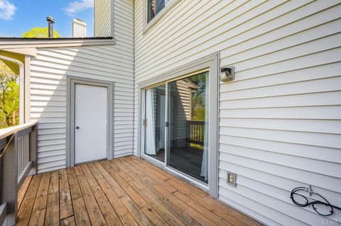 Tiny photo for 424 Oak Point Road, Forest, VA 24551 (MLS # 365938)