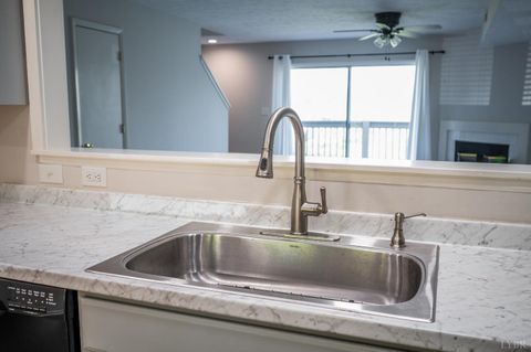 Tiny photo for 424 Oak Point Road, Forest, VA 24551 (MLS # 365938)