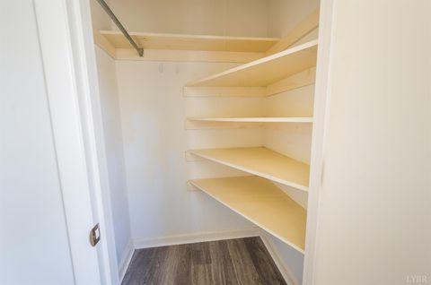 Tiny photo for 424 Oak Point Road, Forest, VA 24551 (MLS # 365938)