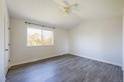 Tiny photo for 424 Oak Point Road, Forest, VA 24551 (MLS # 365938)