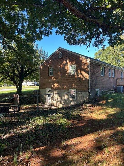 Tiny photo for 327 Dixie Airport Rd, Madison Heights, VA 24572 (MLS # 362452)