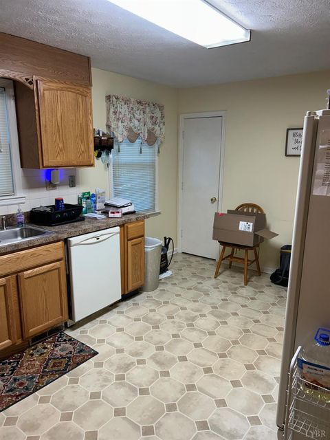 Tiny photo for 327 Dixie Airport Rd, Madison Heights, VA 24572 (MLS # 362452)