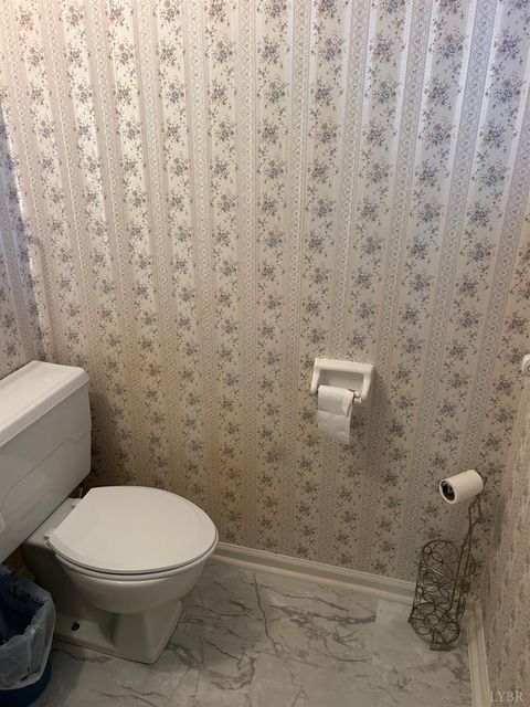 Tiny photo for 327 Dixie Airport Rd, Madison Heights, VA 24572 (MLS # 362452)