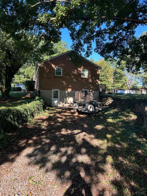 Tiny photo for 327 Dixie Airport Rd, Madison Heights, VA 24572 (MLS # 362452)