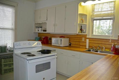 Tiny photo for 900 High Street St, Farmville, VA 23901 (MLS # 363485)