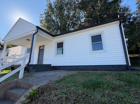 Photo of 829 Centerdale Street, Lynchburg, VA 24501 (MLS # 369888)