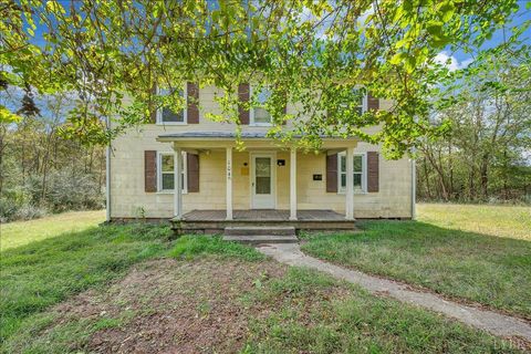 Tiny photo for 104 Claytor Drive, Brookneal, VA 24528 (MLS # 362520)