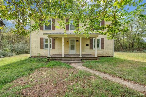 Tiny photo for 104 Claytor Drive, Brookneal, VA 24528 (MLS # 362520)