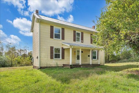 Tiny photo for 104 Claytor Drive, Brookneal, VA 24528 (MLS # 362520)