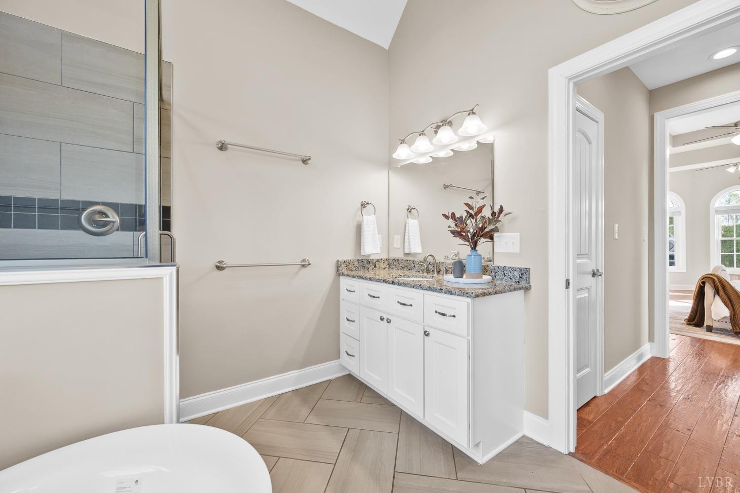 2220 Colby Drive, Forest, Virginia image 33