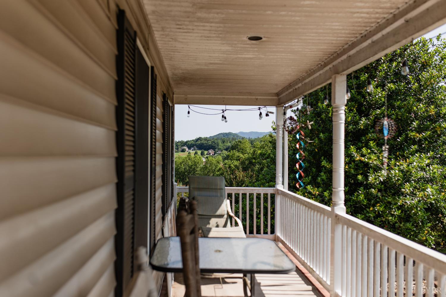 206 Meadowhill Circle Cir, Goode, Virginia image 3