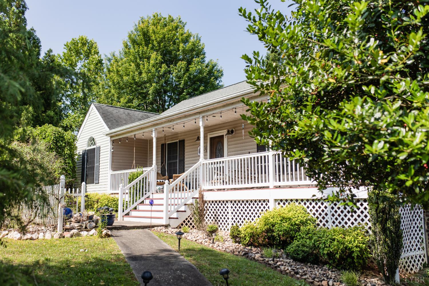 206 Meadowhill Circle Cir, Goode, Virginia image 2