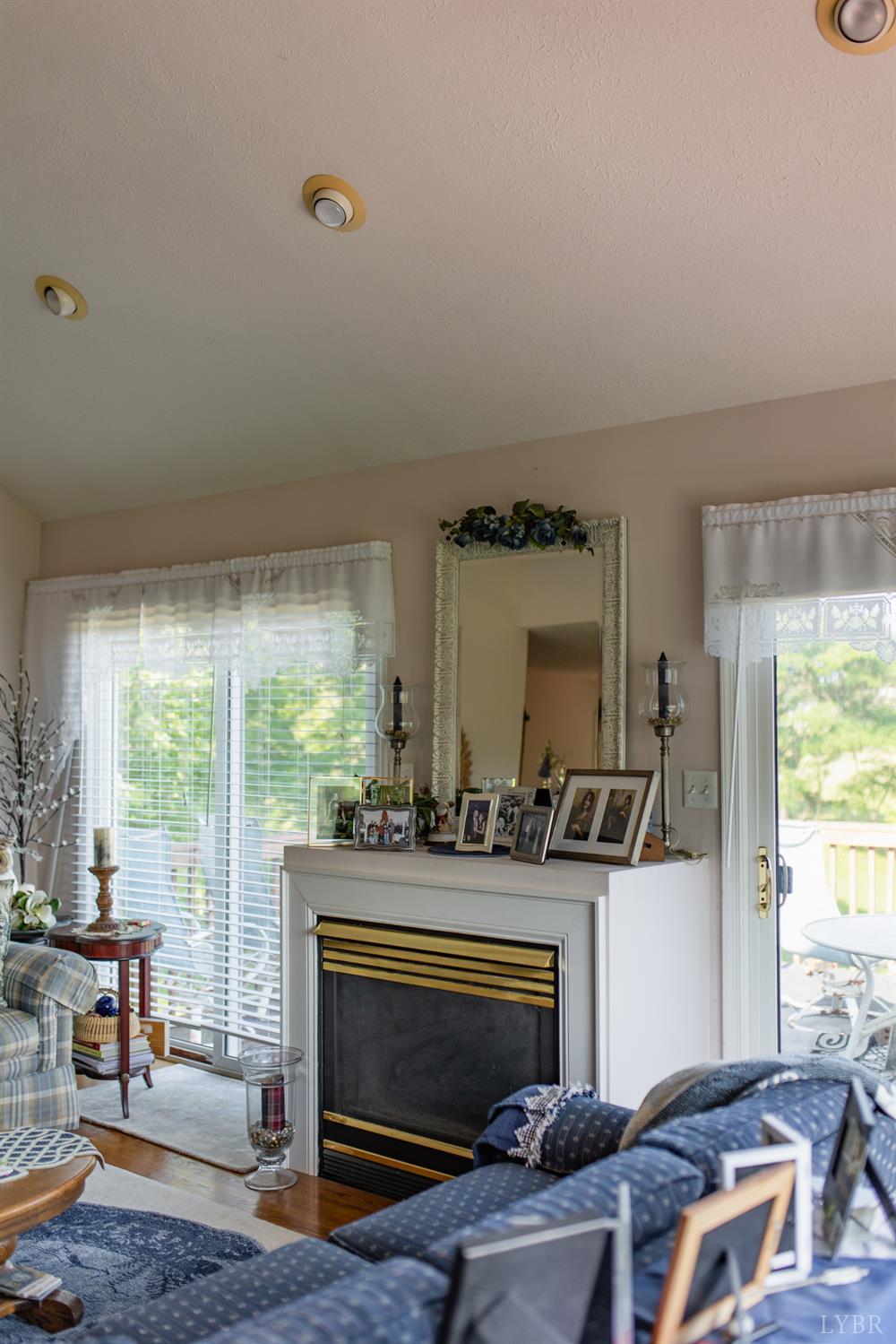 206 Meadowhill Circle Cir, Goode, Virginia image 10