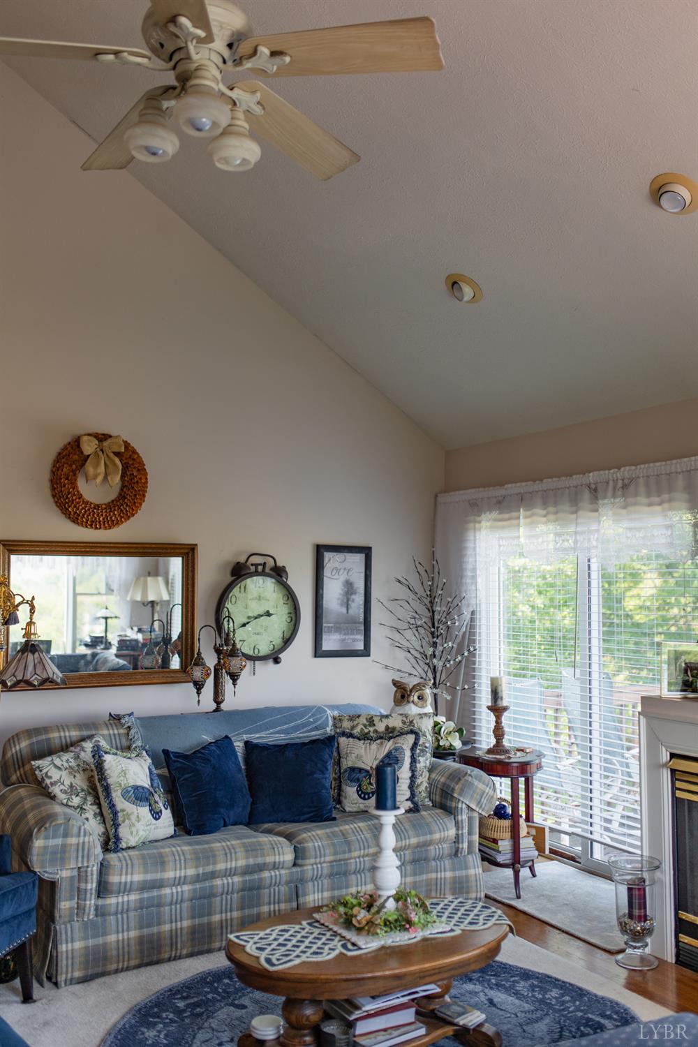 206 Meadowhill Circle Cir, Goode, Virginia image 9