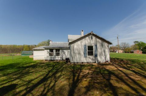 Tiny photo for 957 Blue Ridge Dr, Gretna, VA 24557 (MLS # 365677)